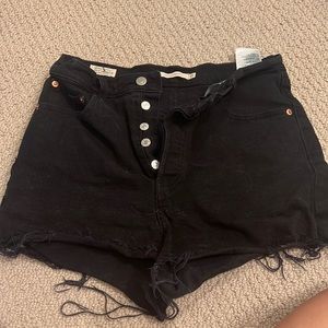 Levi’s Ribcage Shorts